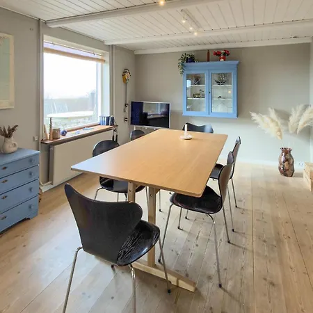Awesome In With House Sea View